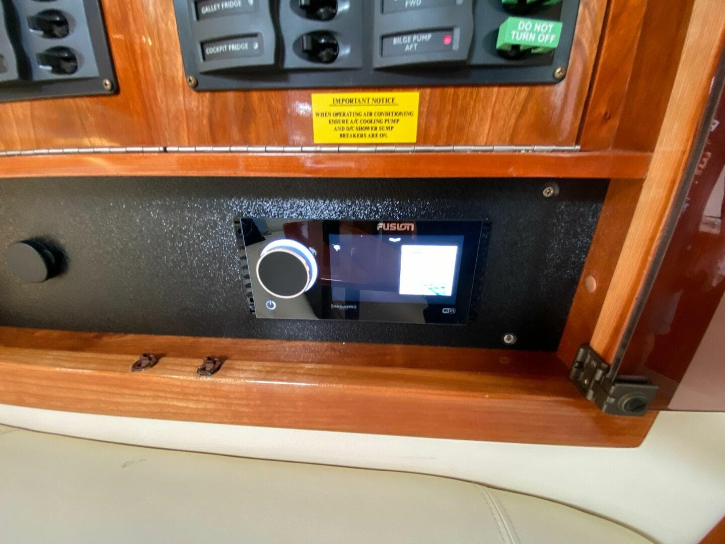 2002 Riviera 47 Excalibur — photo 24