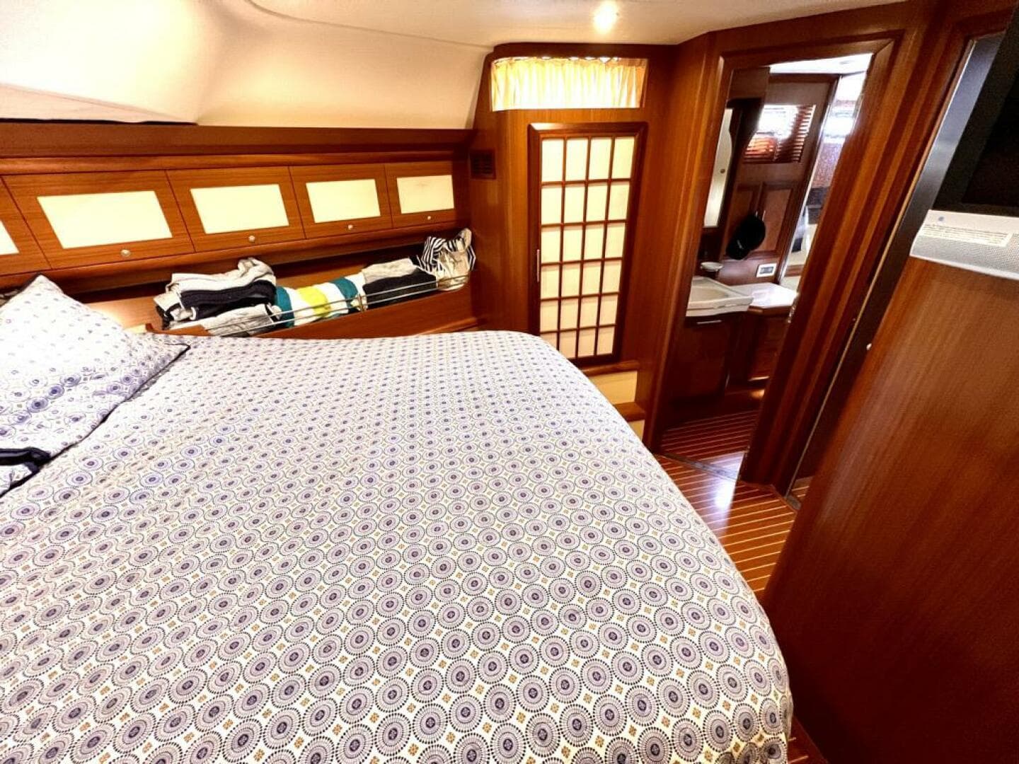 2006 Mochi Craft Dolphin — photo 10