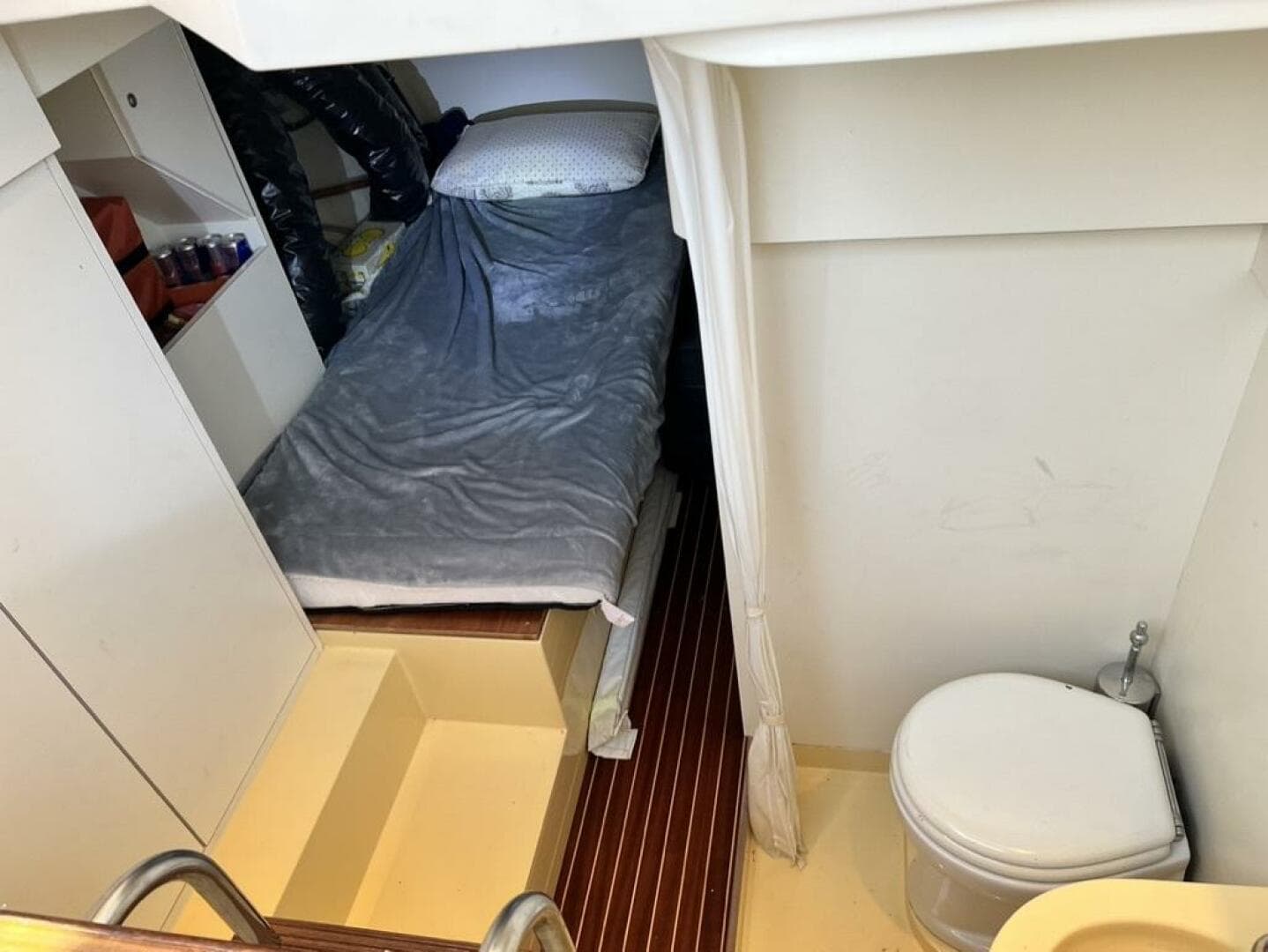 2006 Mochi Craft Dolphin — photo 4