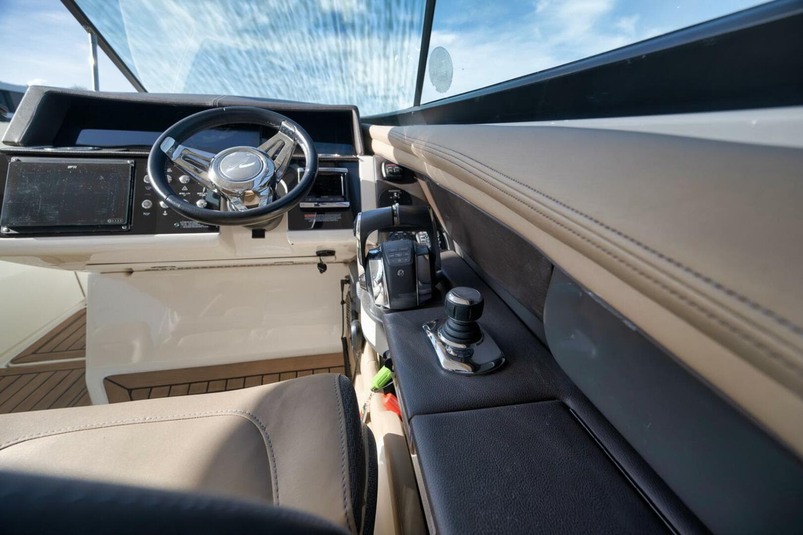 2016 Sea Ray Slx 350 — photo 29