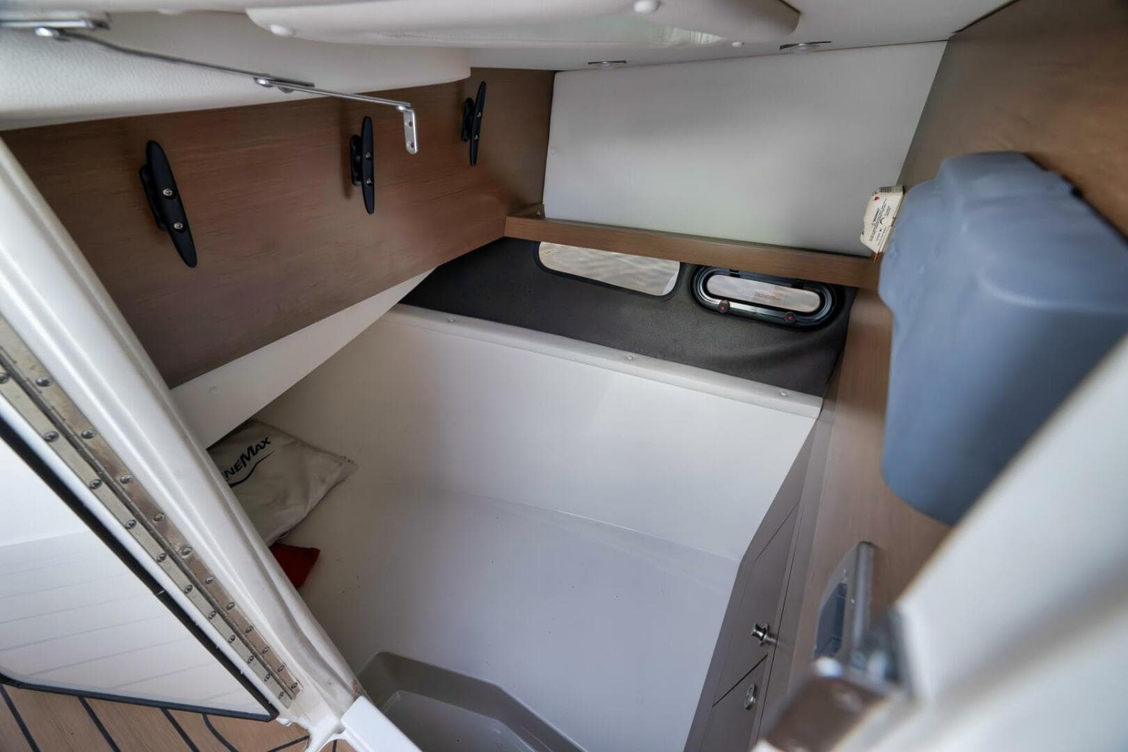 2016 Sea Ray Slx 350 — photo 12