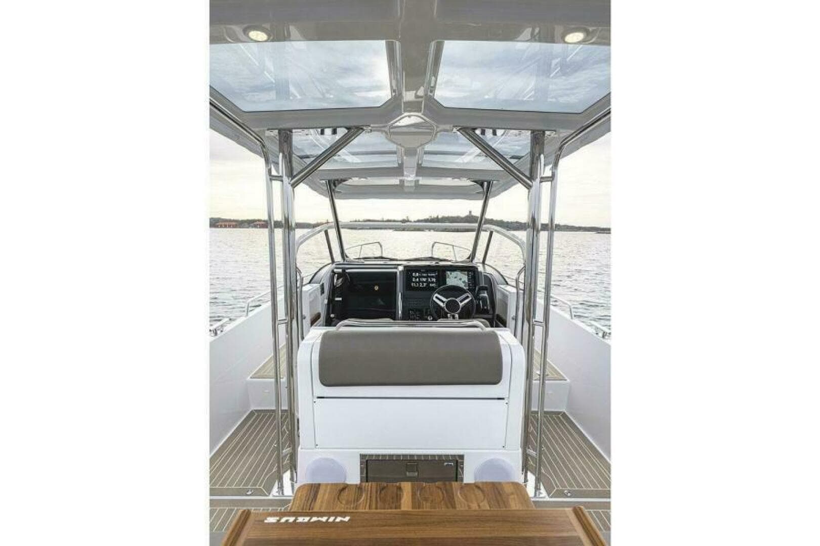 2025 Nimbus Tender 9 — photo 9