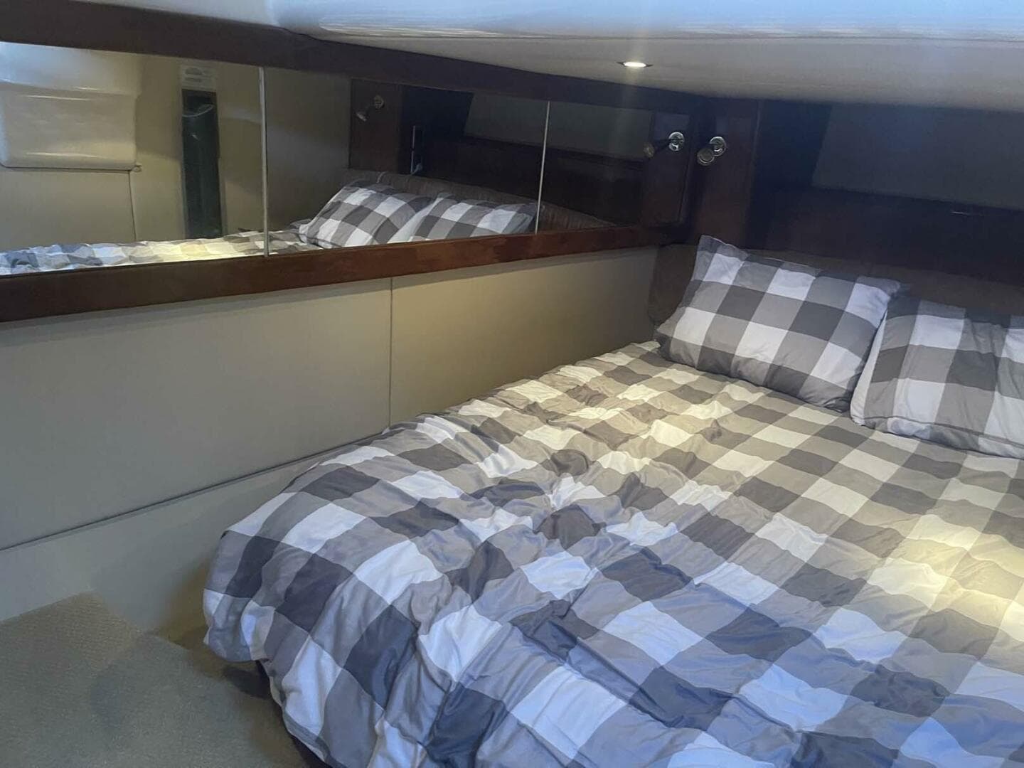 2006 Meridian 411 Sedan — photo 31