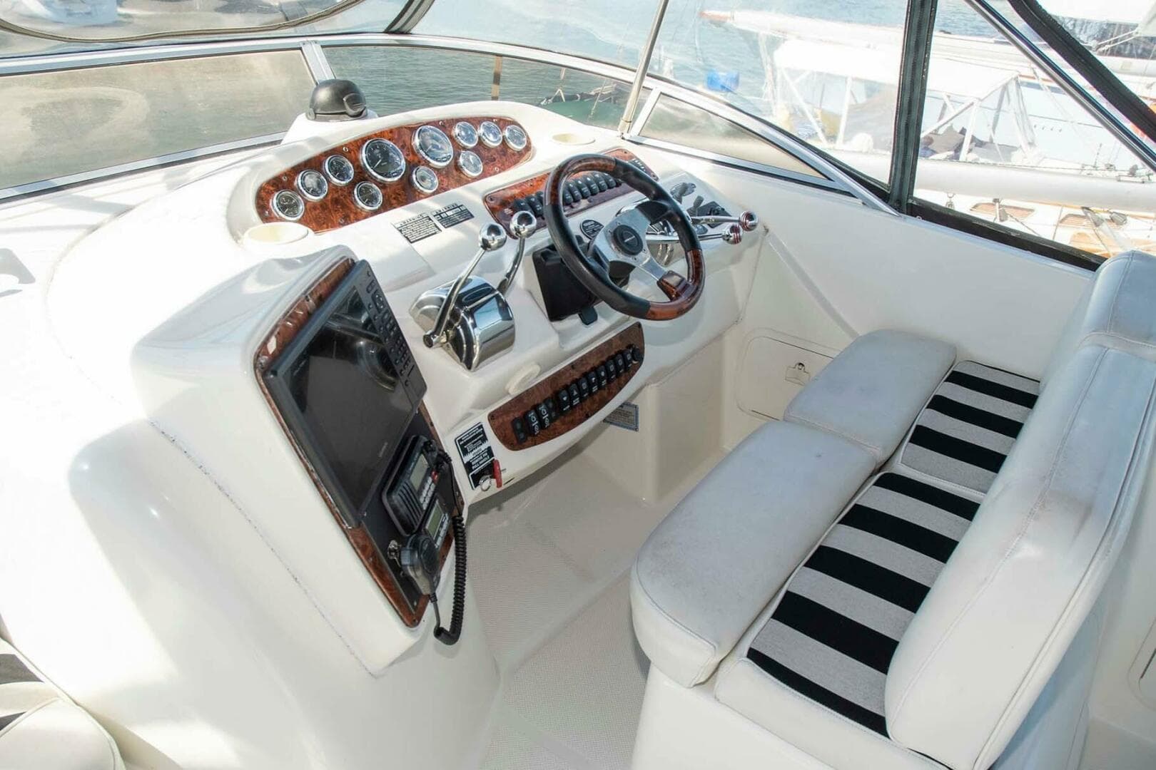 2006 Meridian 411 Sedan — photo 49