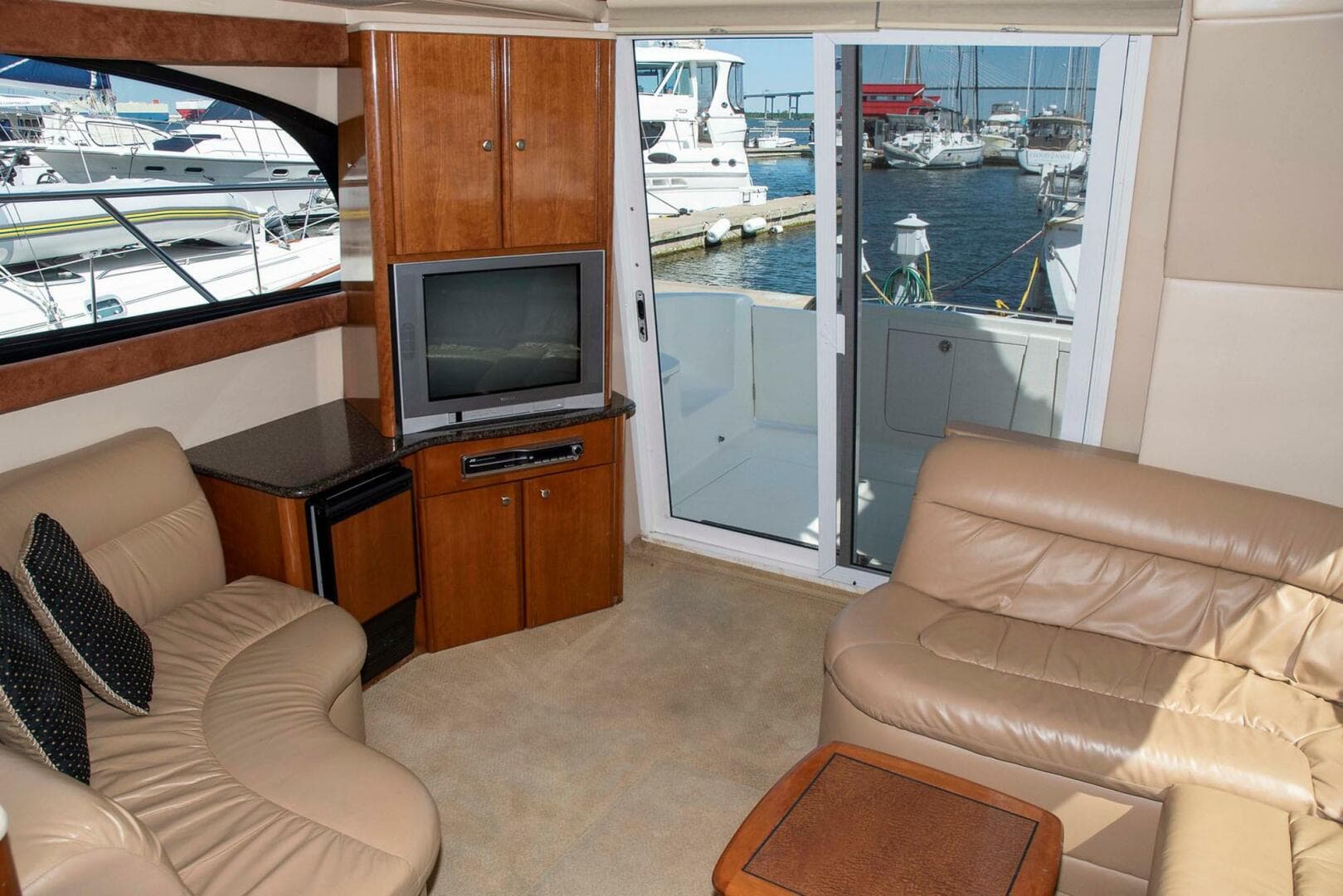 2006 Meridian 411 Sedan — photo 17