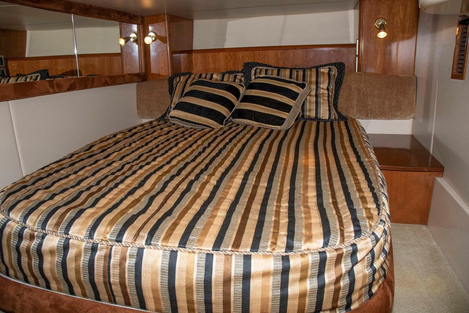 2006 Meridian 411 Sedan — photo 33