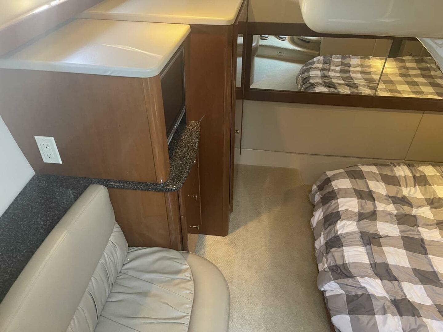 2006 Meridian 411 Sedan — photo 28