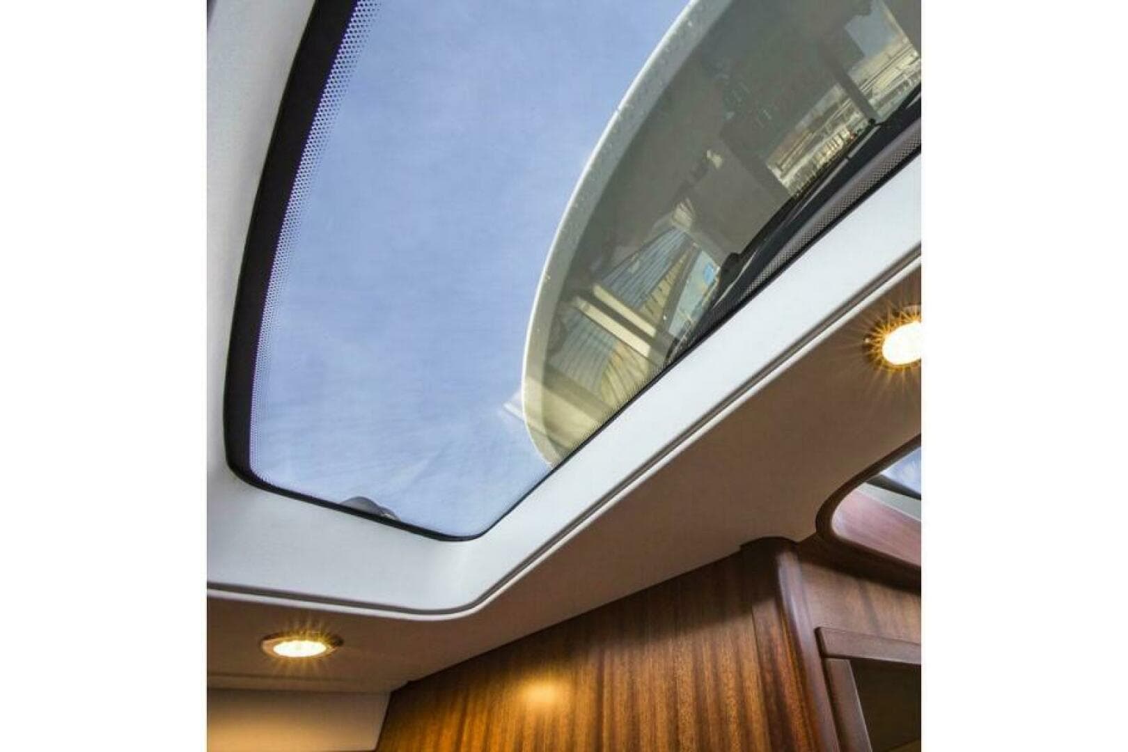 2025 Nimbus 405 Flybridge — photo 4