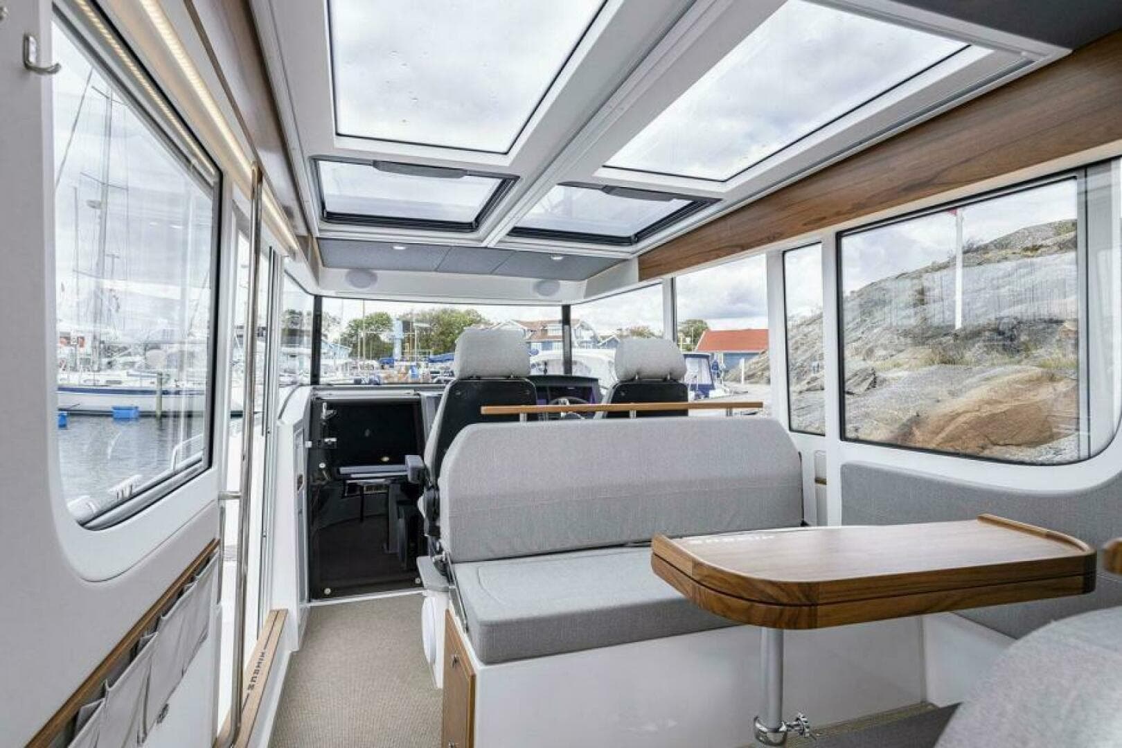 2025 Nimbus Commuter 11 — photo 7