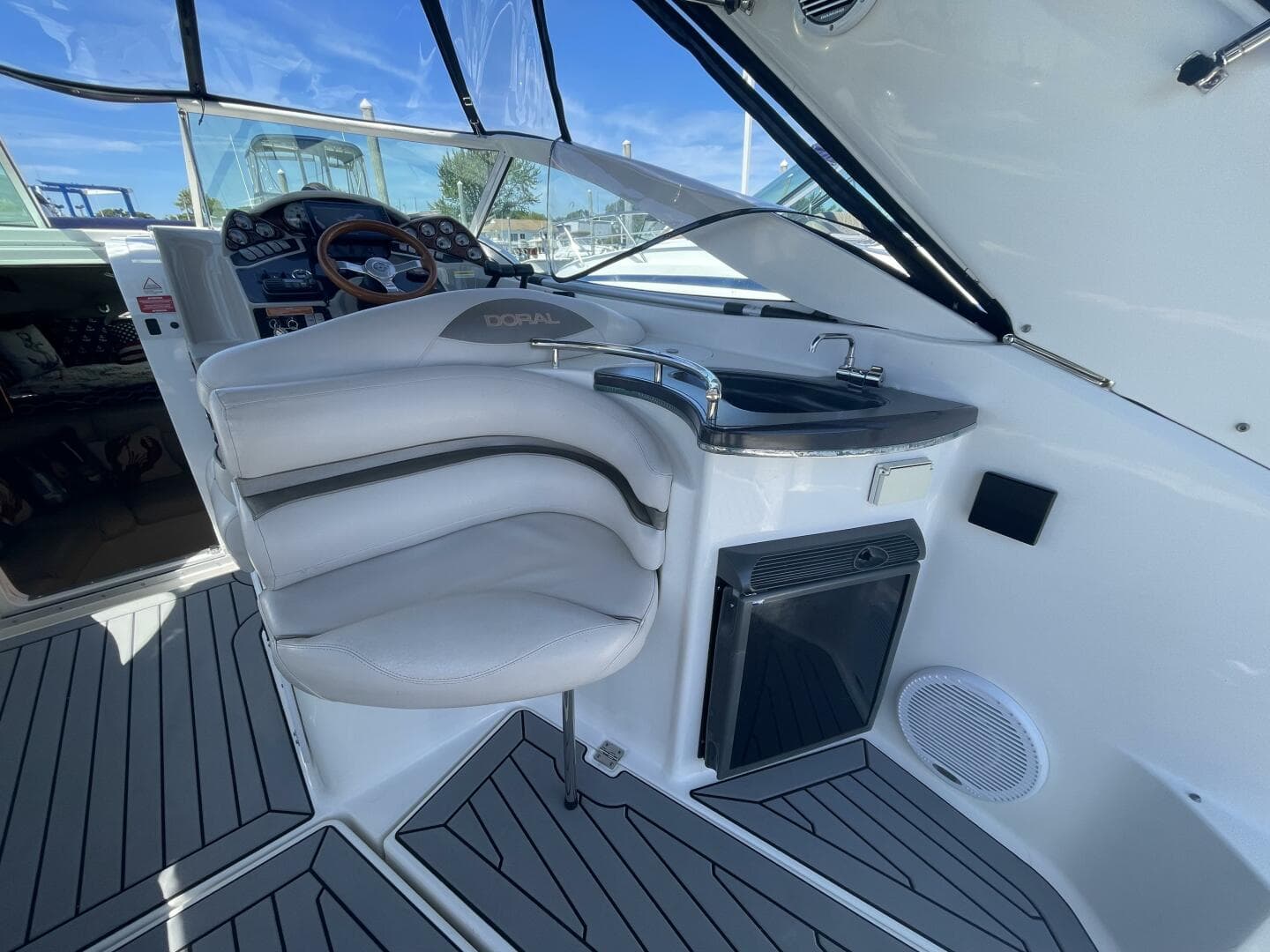 2004 Doral 280 Prestancia — photo 6