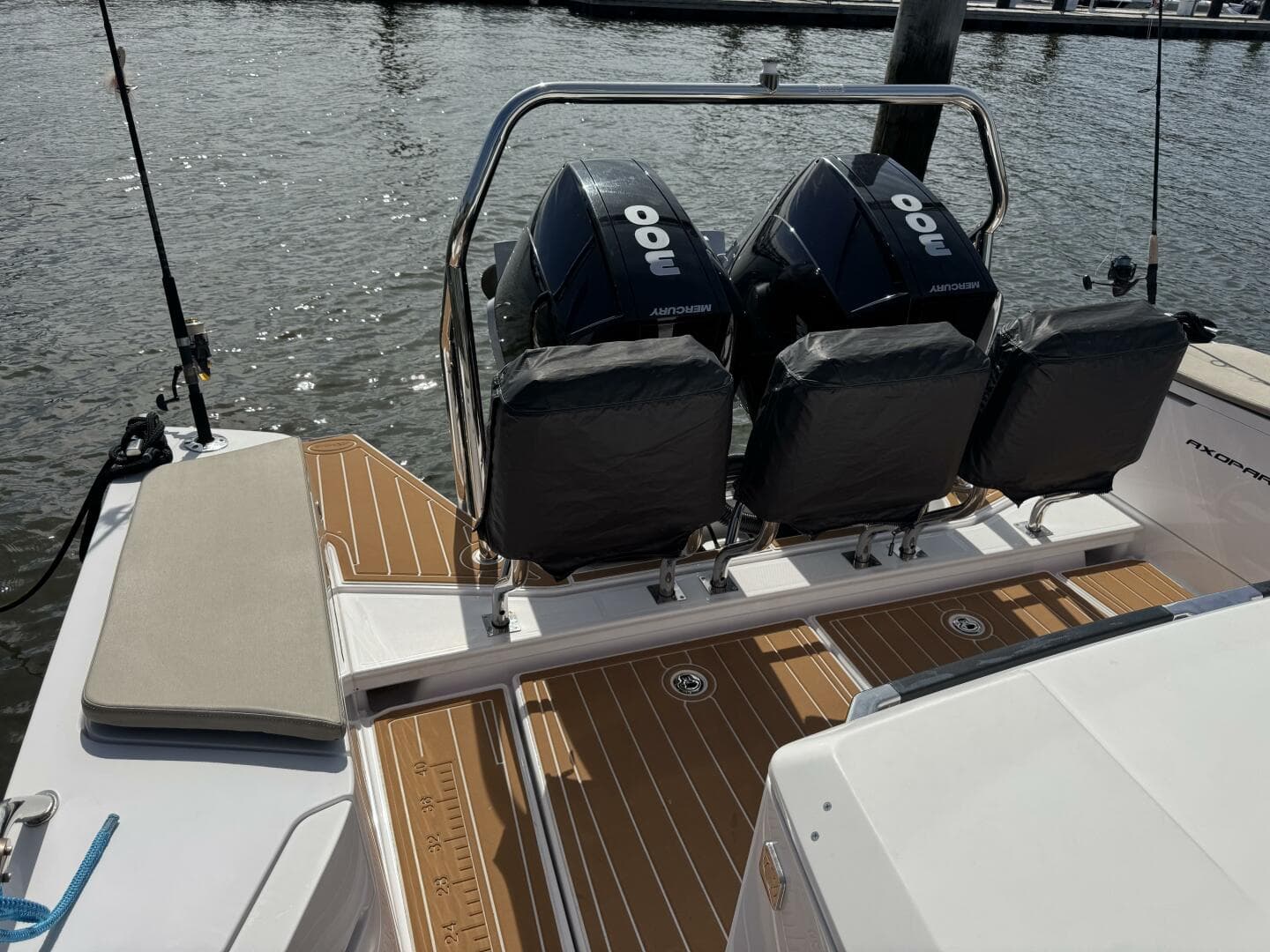 2022 Axopar 37 XC Cross Cabin — photo 11