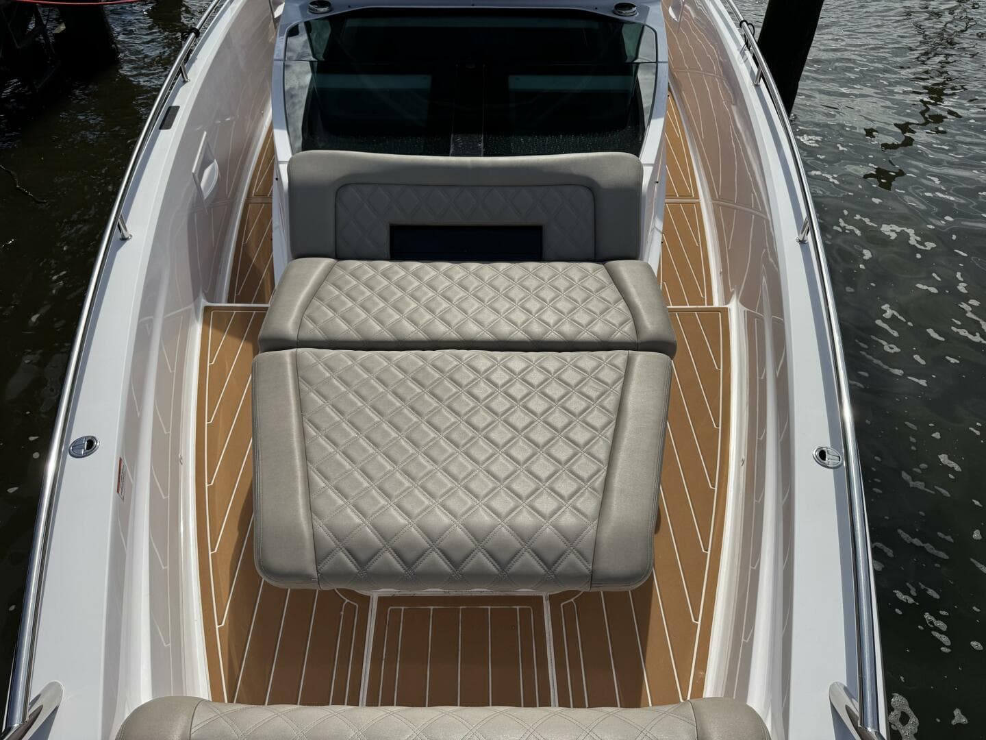 2022 Axopar 37 XC Cross Cabin — photo 41