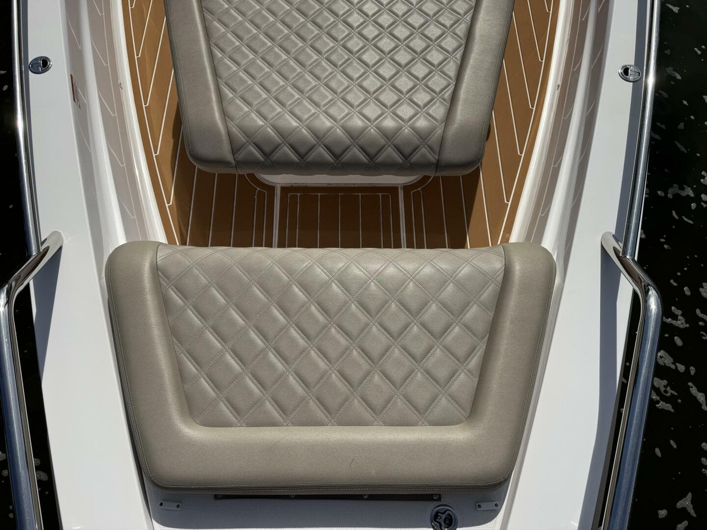 2022 Axopar 37 XC Cross Cabin — photo 42