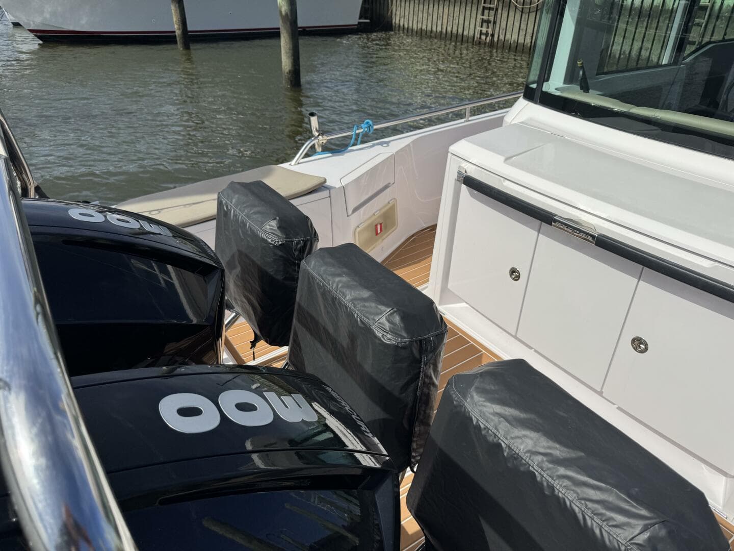 2022 Axopar 37 XC Cross Cabin — photo 10