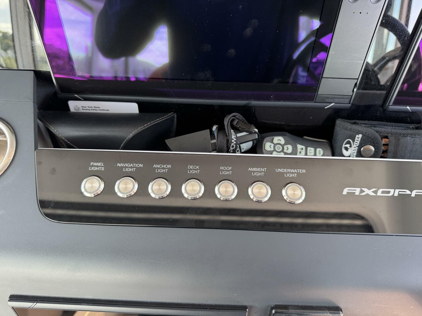 2022 Axopar 37 XC Cross Cabin — photo 29