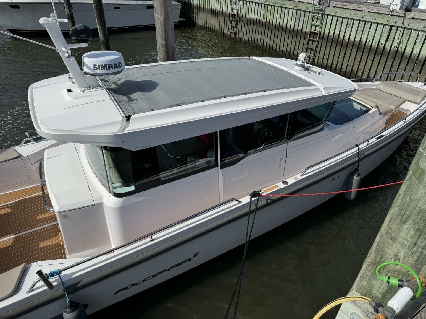 2022 Axopar 37 XC Cross Cabin — photo 8