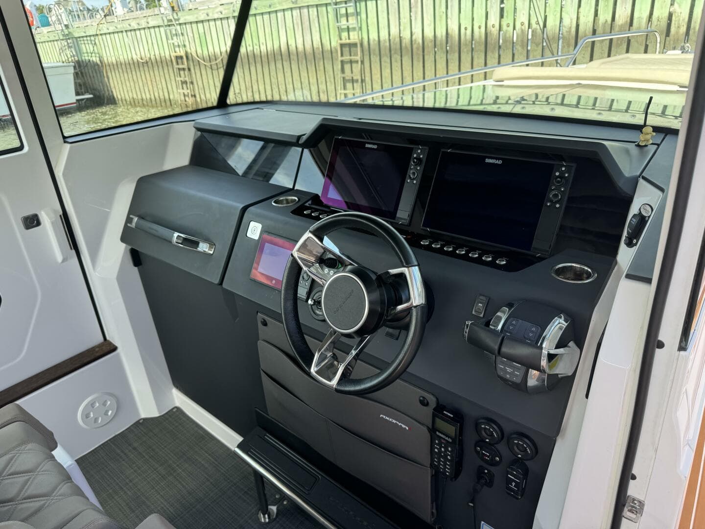 2022 Axopar 37 XC Cross Cabin — photo 27