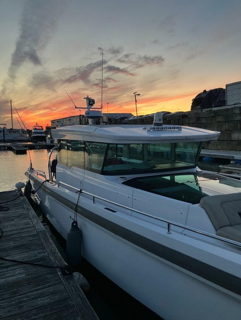 2022 Axopar 37 XC Cross Cabin — photo 6