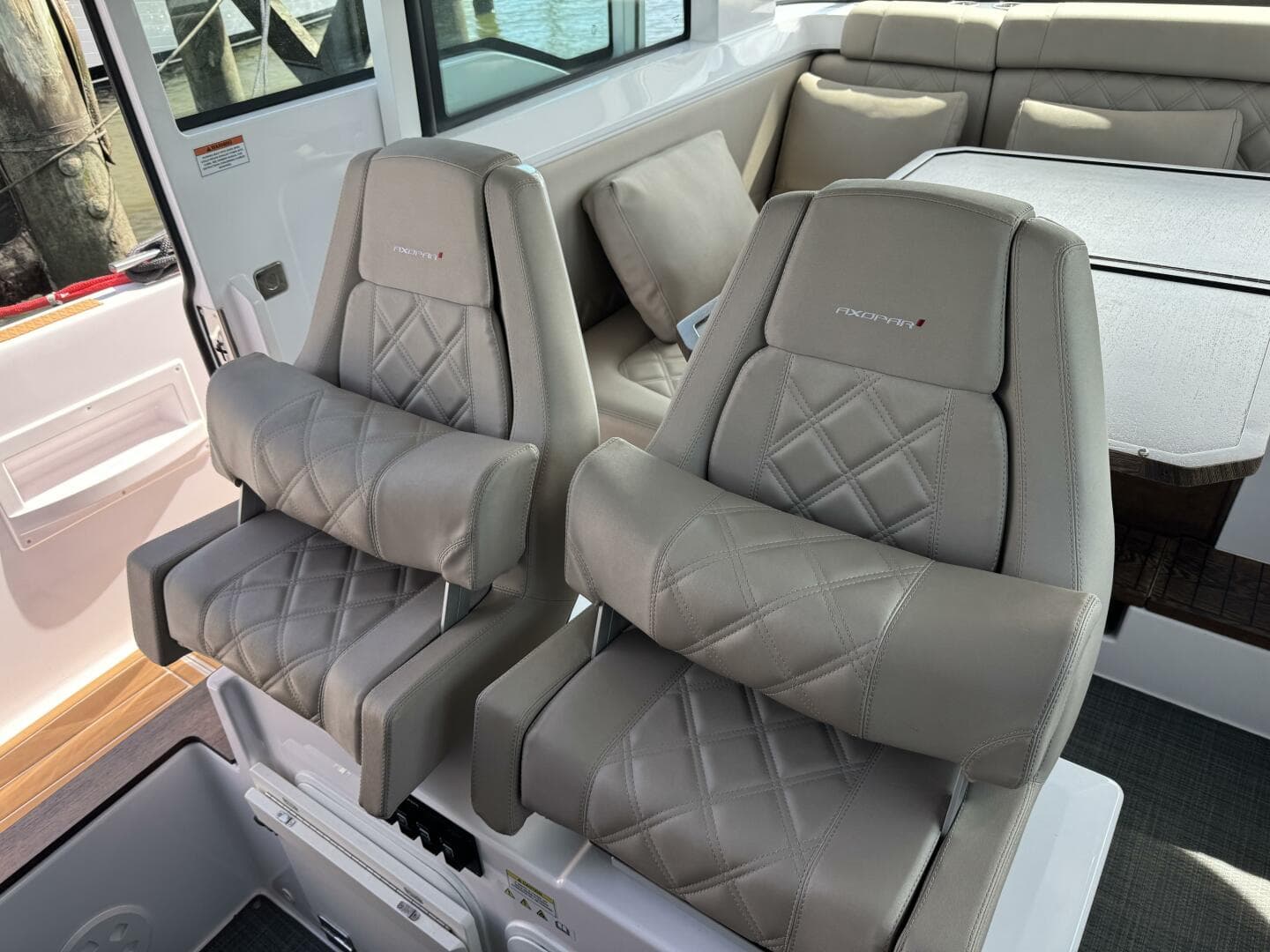 2022 Axopar 37 XC Cross Cabin — photo 34