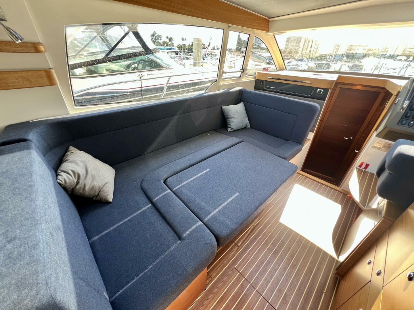 2018 Nimbus 365 Coupe — photo 39