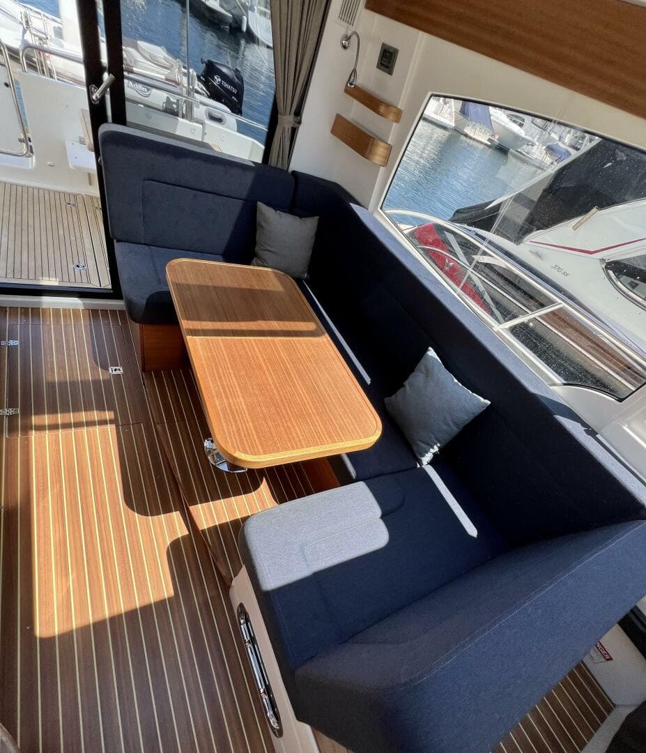 2018 Nimbus 365 Coupe — photo 40