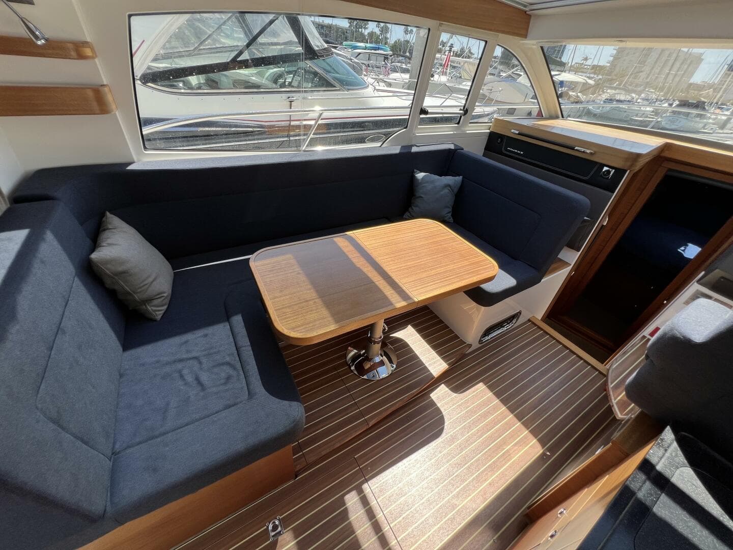 2018 Nimbus 365 Coupe — photo 41