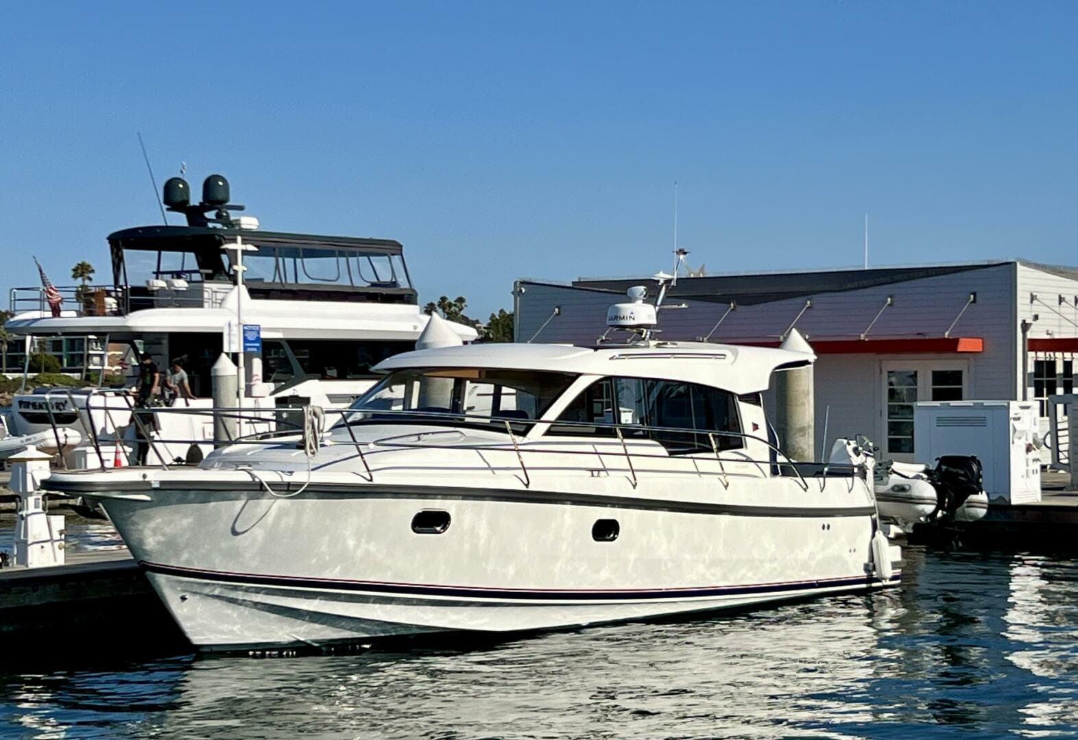 2018 Nimbus 365 Coupe — photo 3