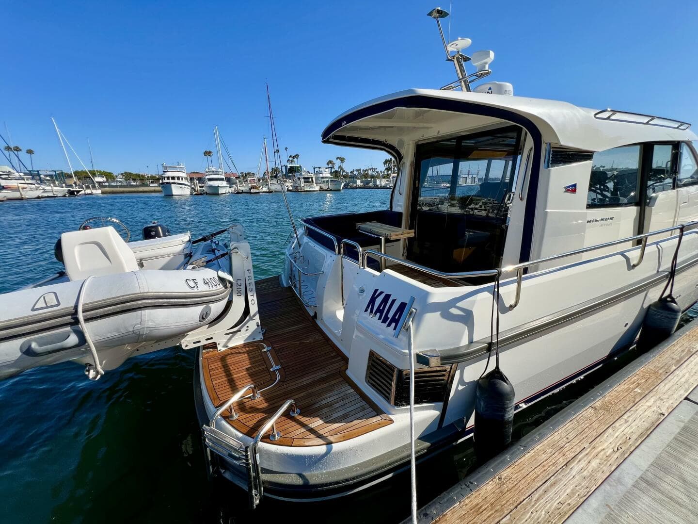 2018 Nimbus 365 Coupe — photo 12