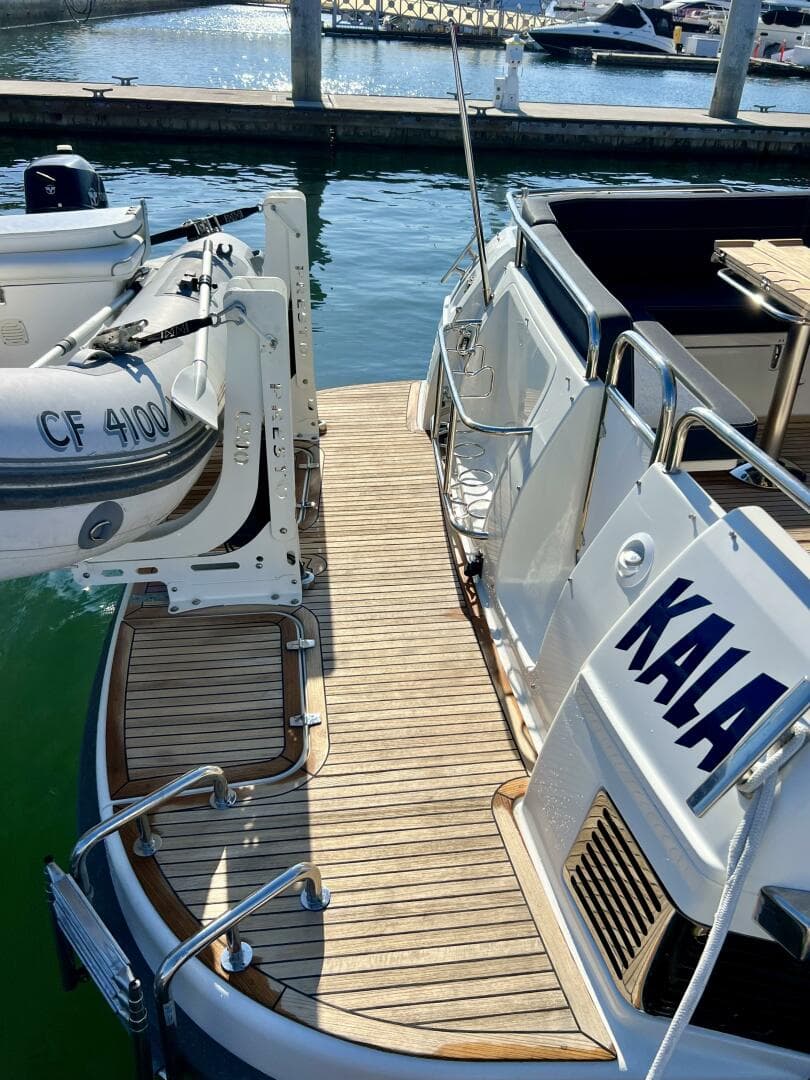 2018 Nimbus 365 Coupe — photo 19