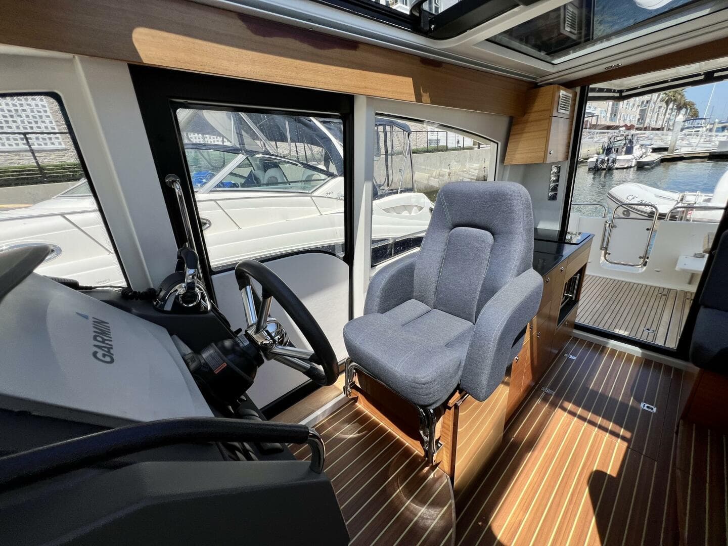 2018 Nimbus 365 Coupe — photo 45