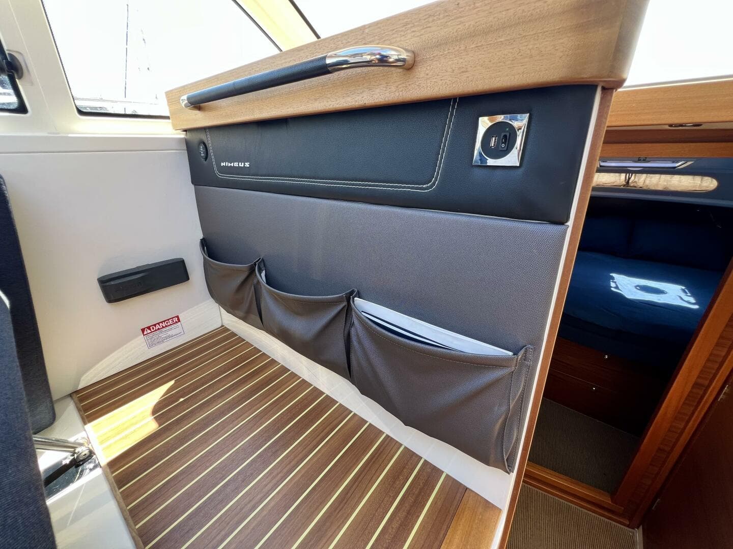 2018 Nimbus 365 Coupe — photo 44