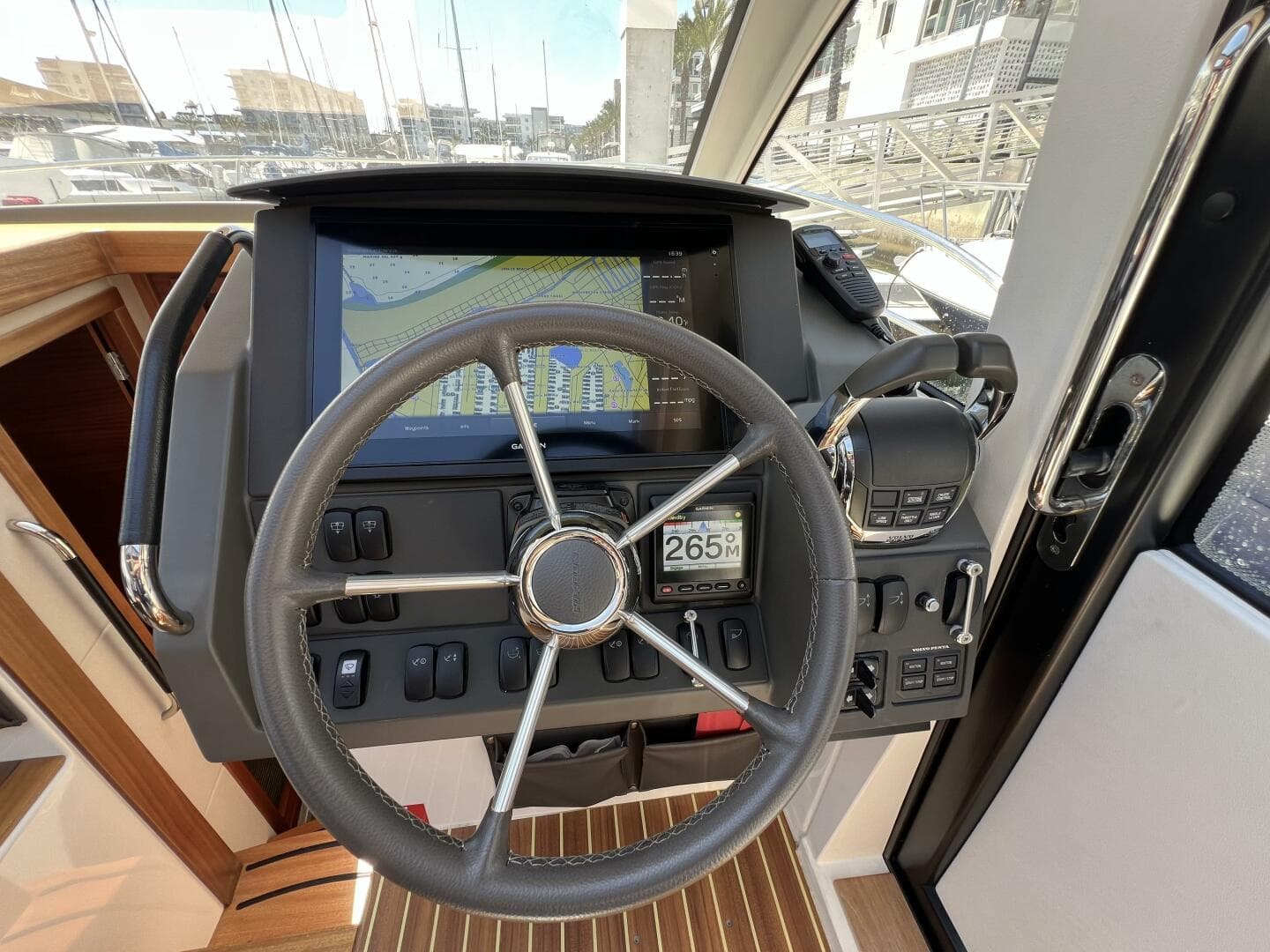 2018 Nimbus 365 Coupe — photo 49