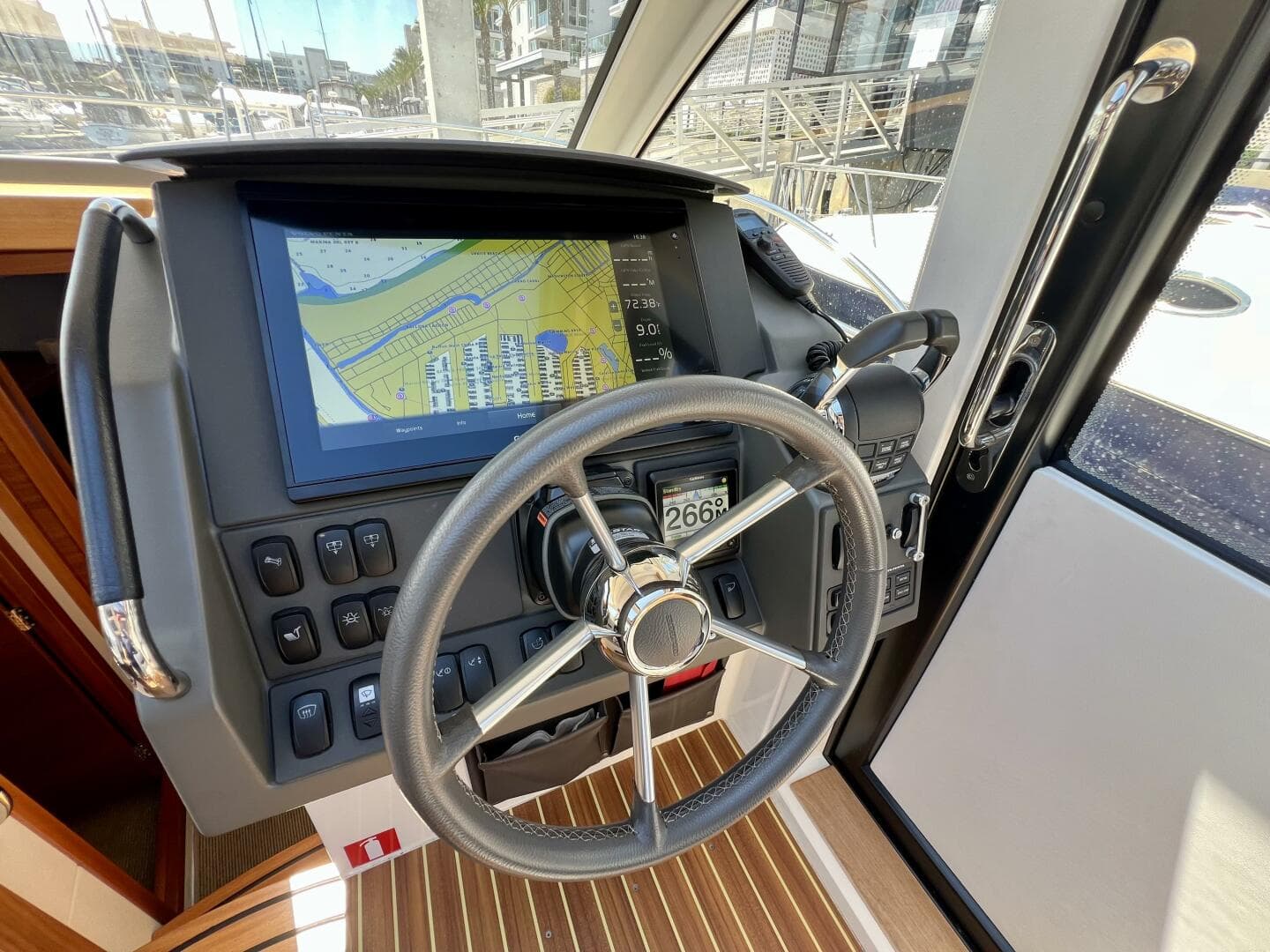 2018 Nimbus 365 Coupe — photo 48