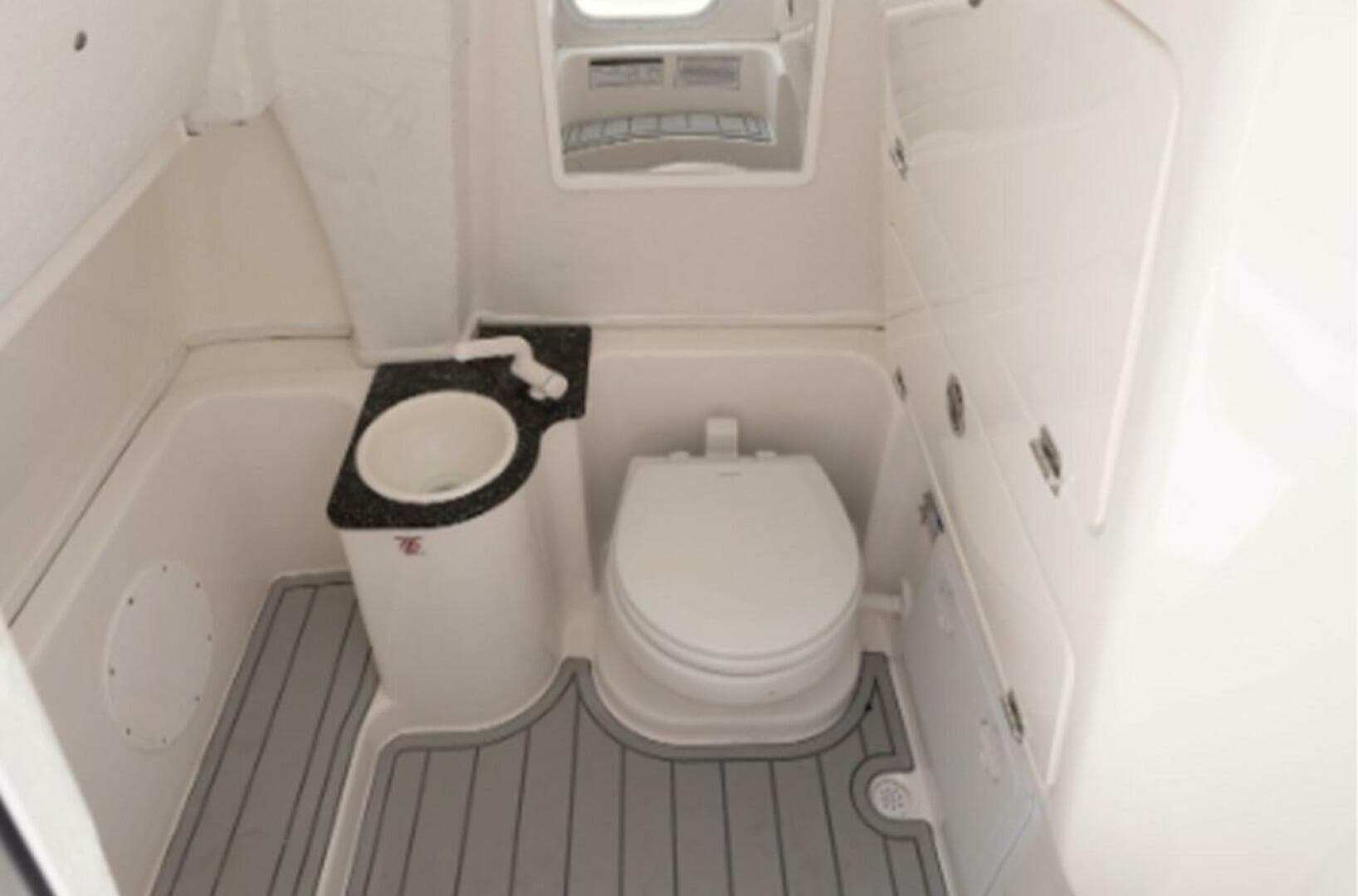 2021 Sea Fox 268 Commander — photo 12