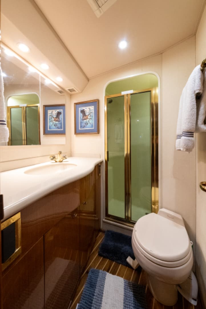 2003 Viking 45 Convertible — photo 29