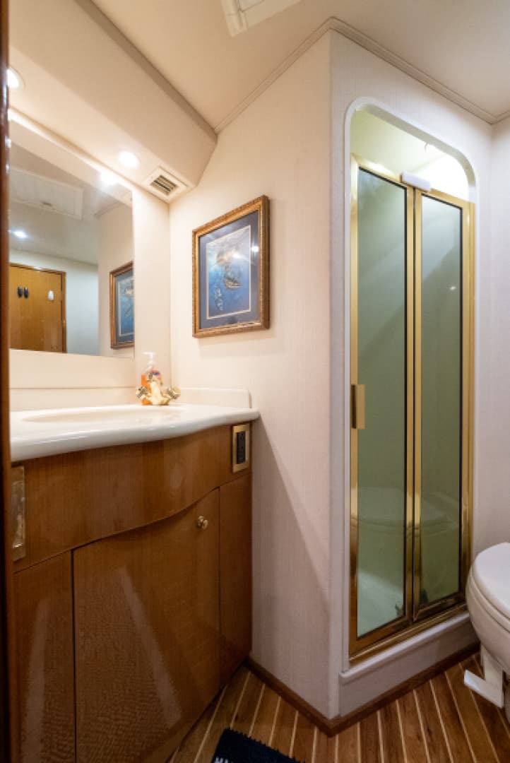 2003 Viking 45 Convertible — photo 32