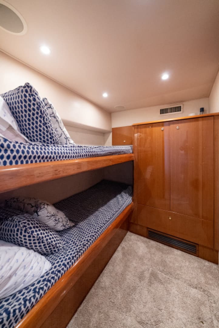 2003 Viking 45 Convertible — photo 30