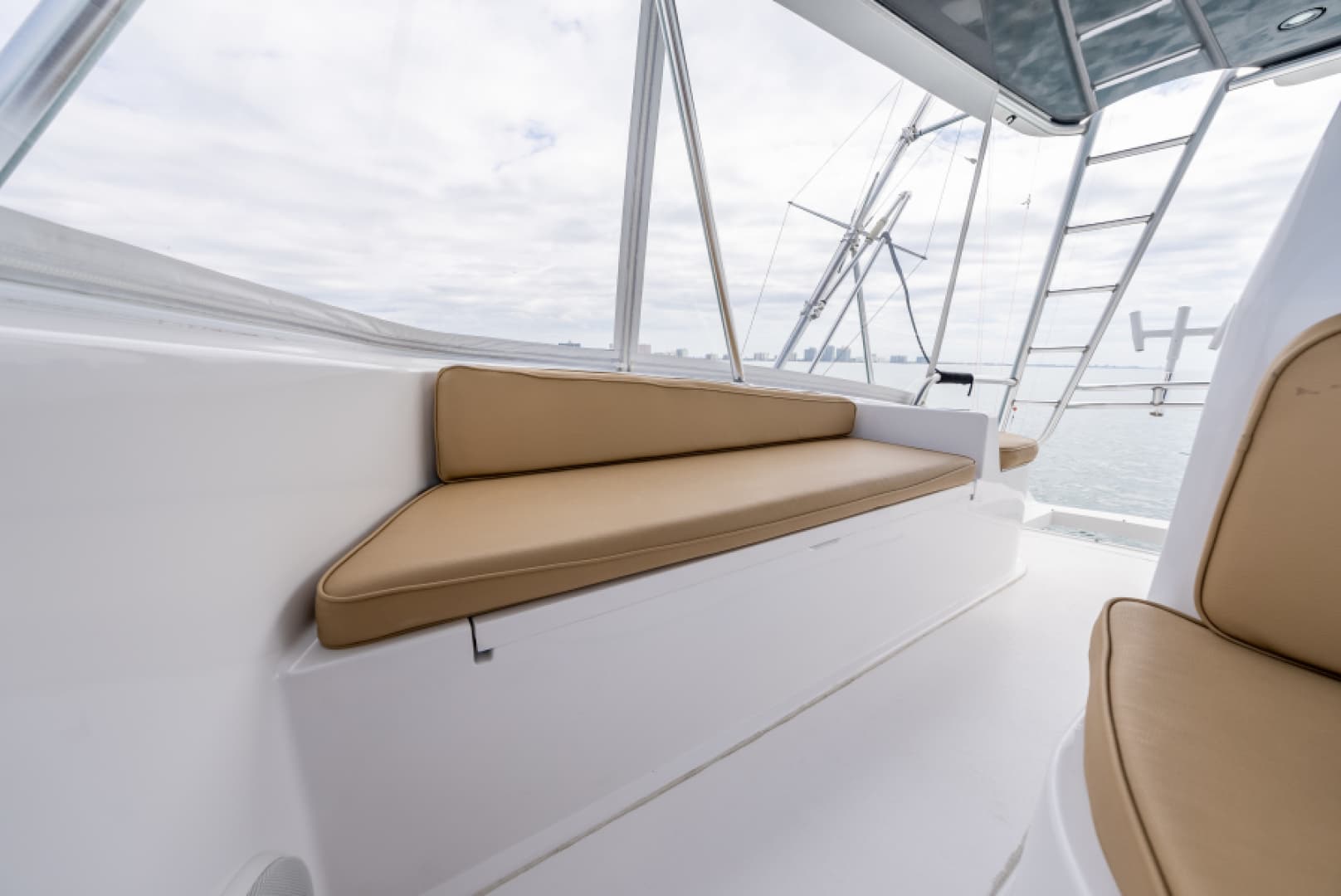 2003 Viking 45 Convertible — photo 16