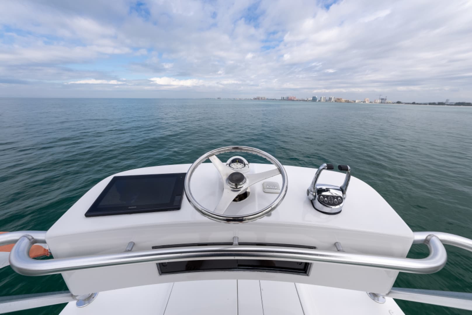 2003 Viking 45 Convertible — photo 19