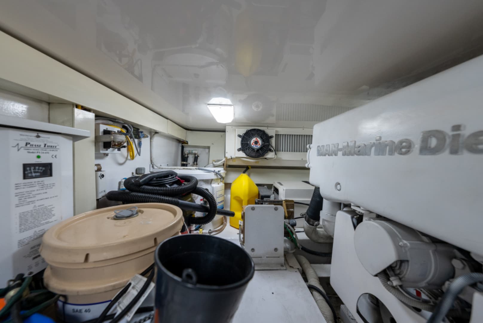 2003 Viking 45 Convertible — photo 37