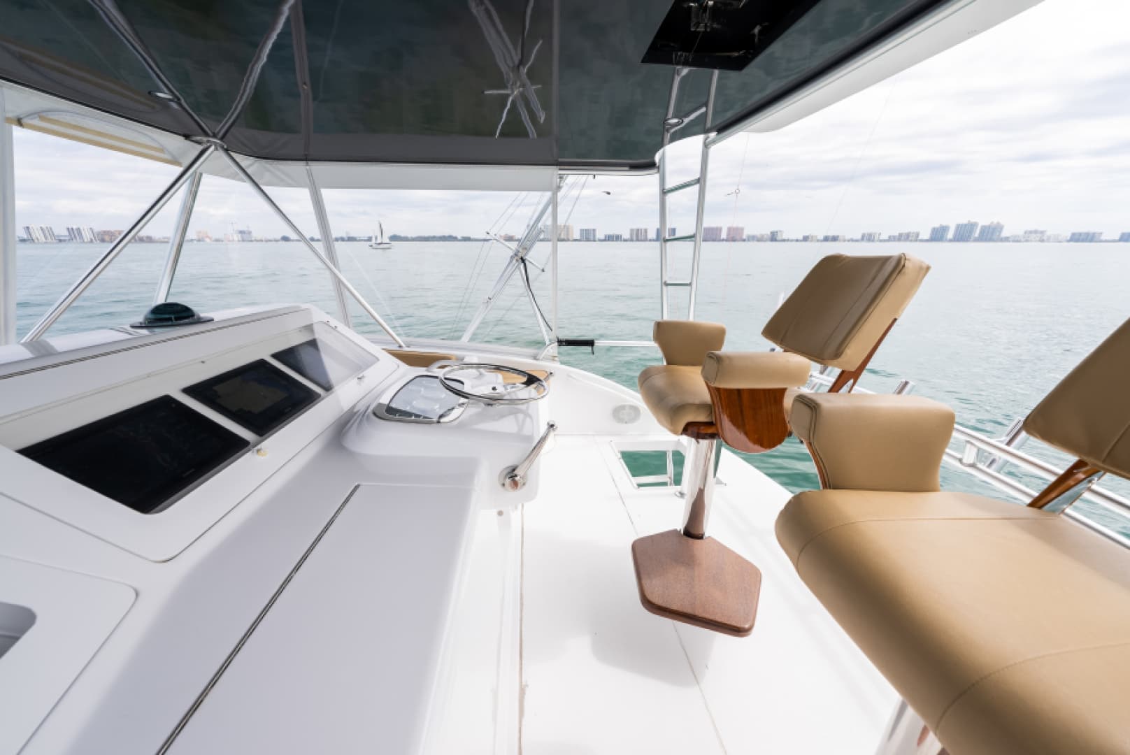 2003 Viking 45 Convertible — photo 3