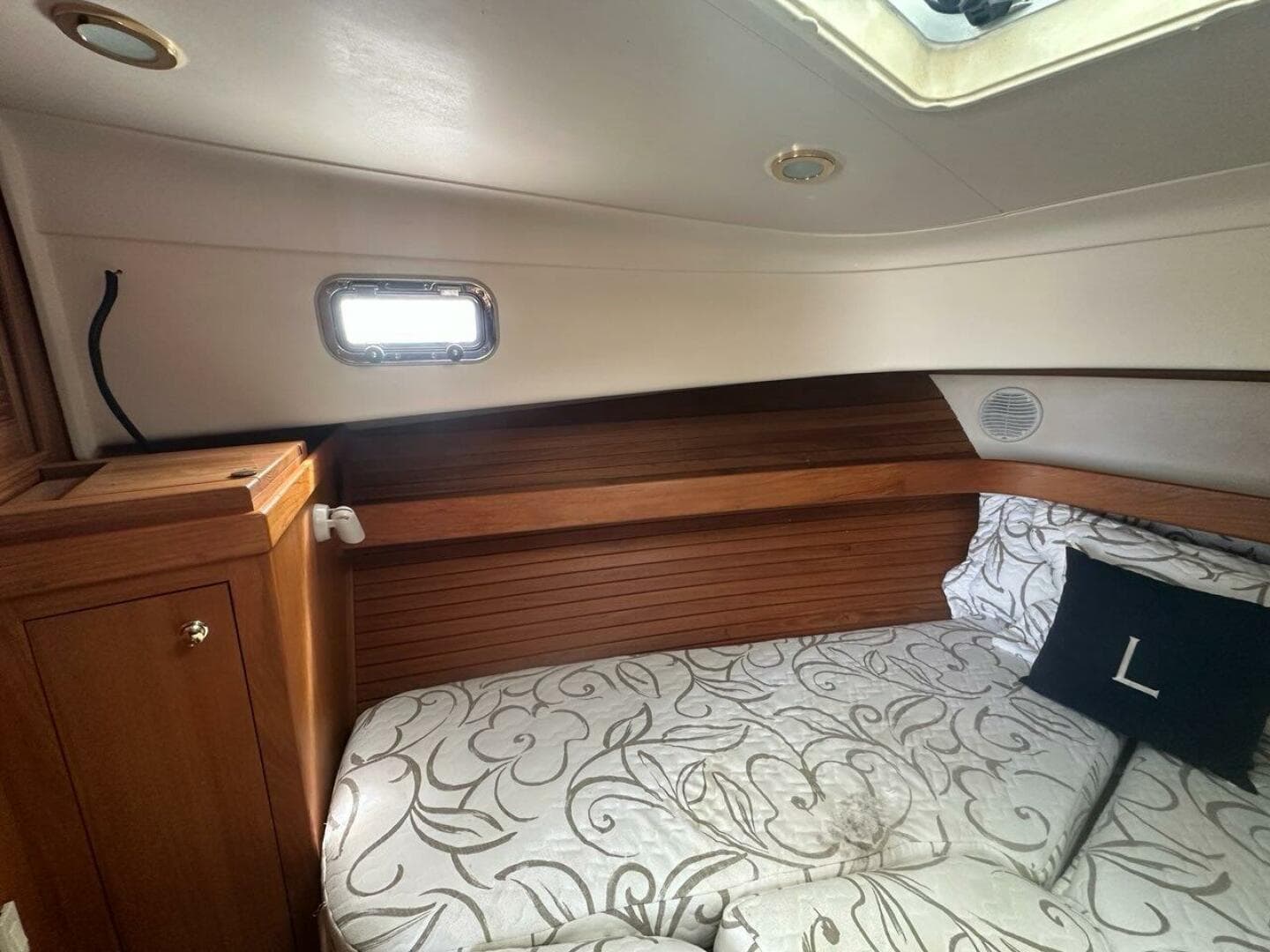 2002 Mainship Pilot 34 — photo 25