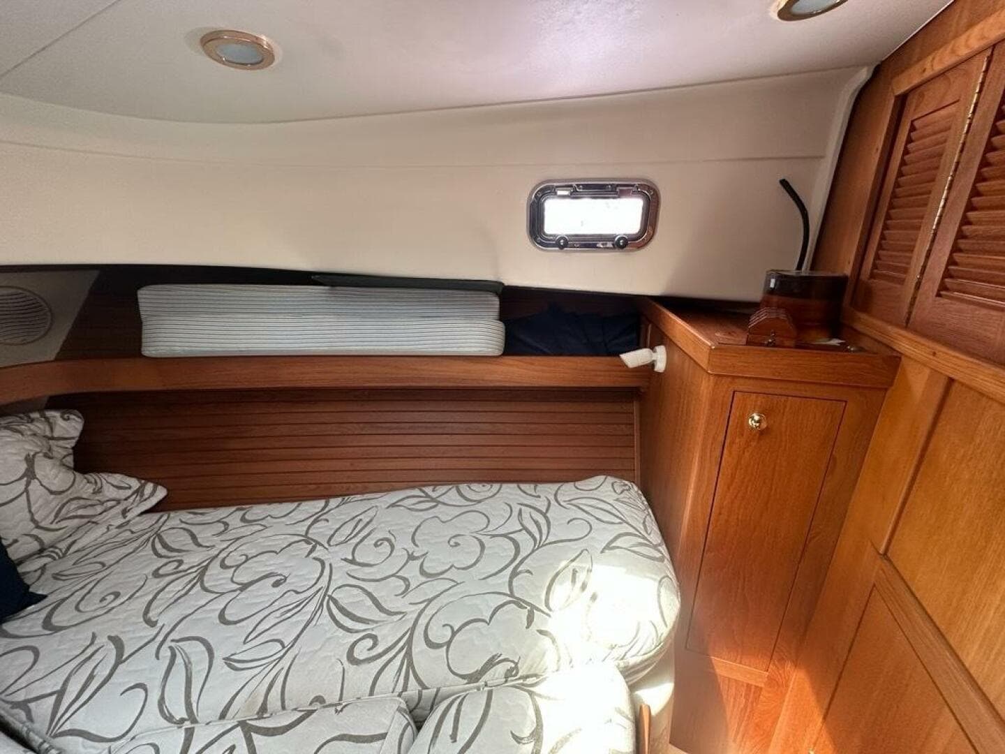 2002 Mainship Pilot 34 — photo 26