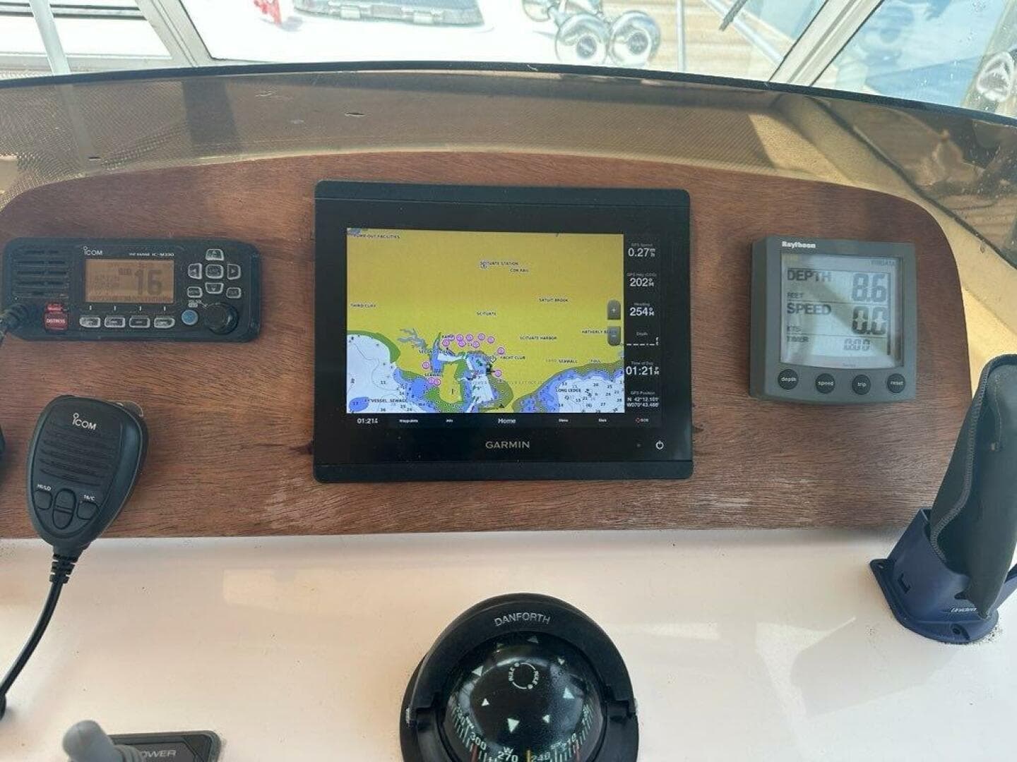 2002 Mainship Pilot 34 — photo 15