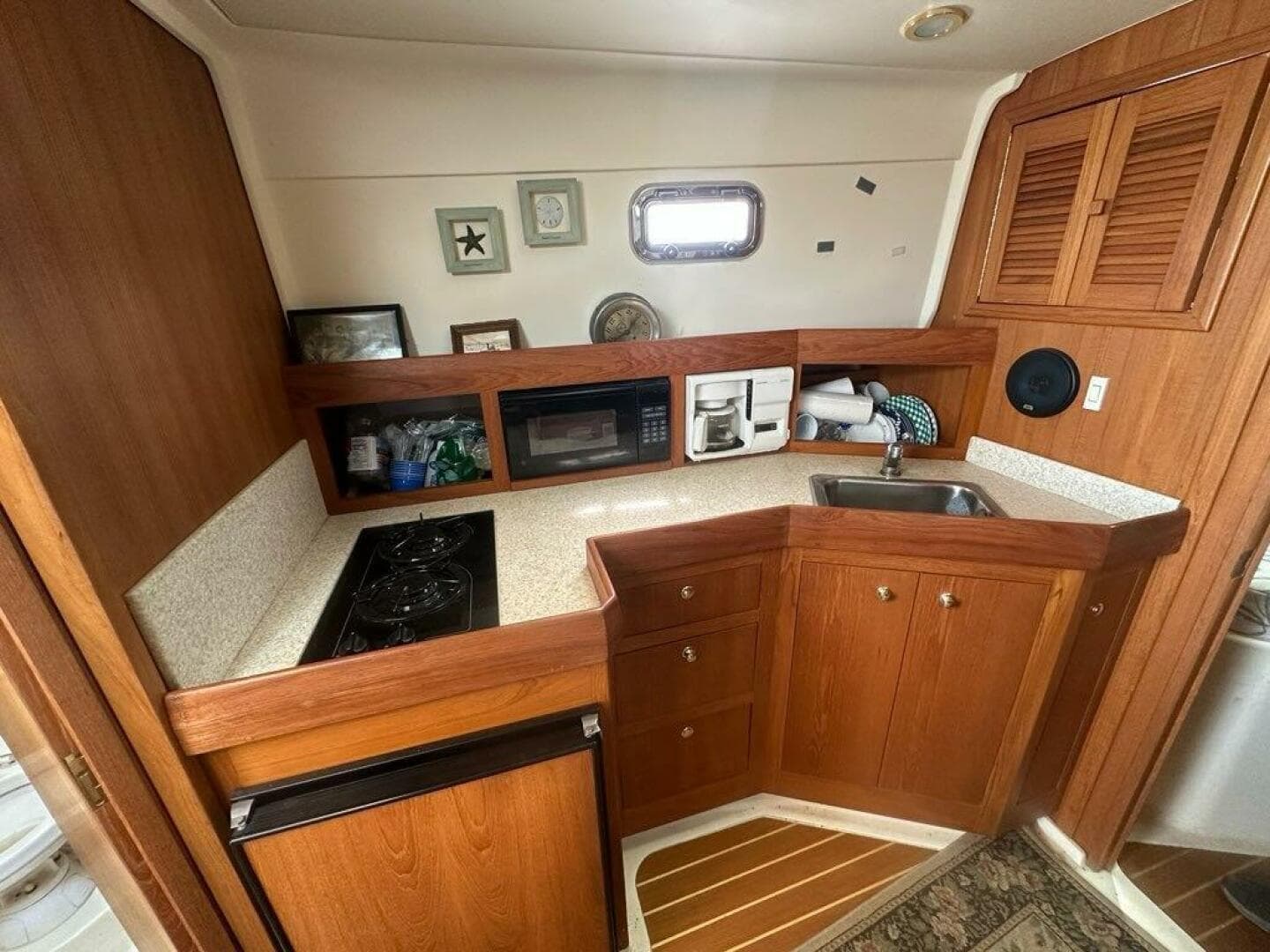 2002 Mainship Pilot 34 — photo 22