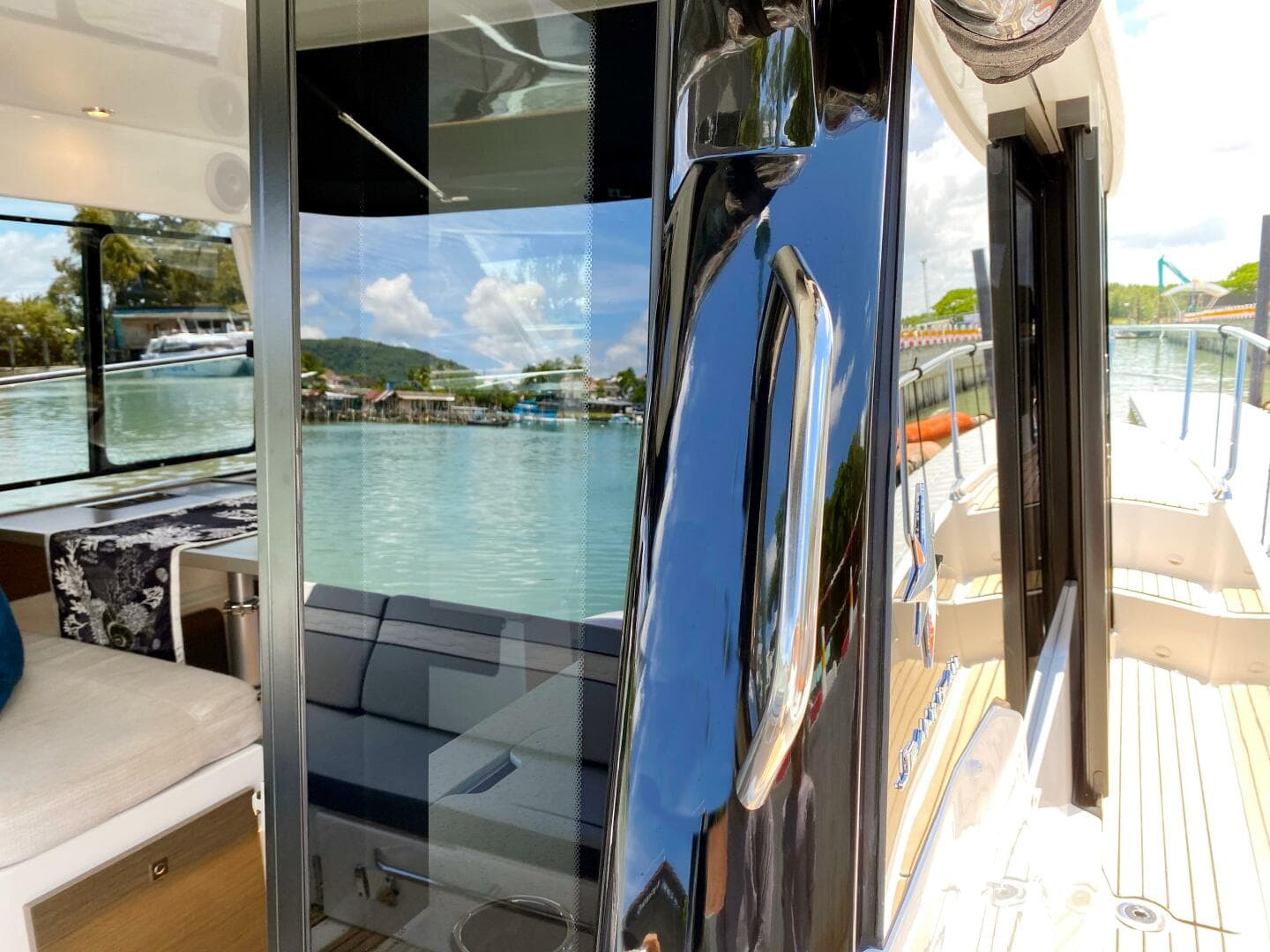 2024 Jeanneau Merry Fisher 1095 Fly — photo 10