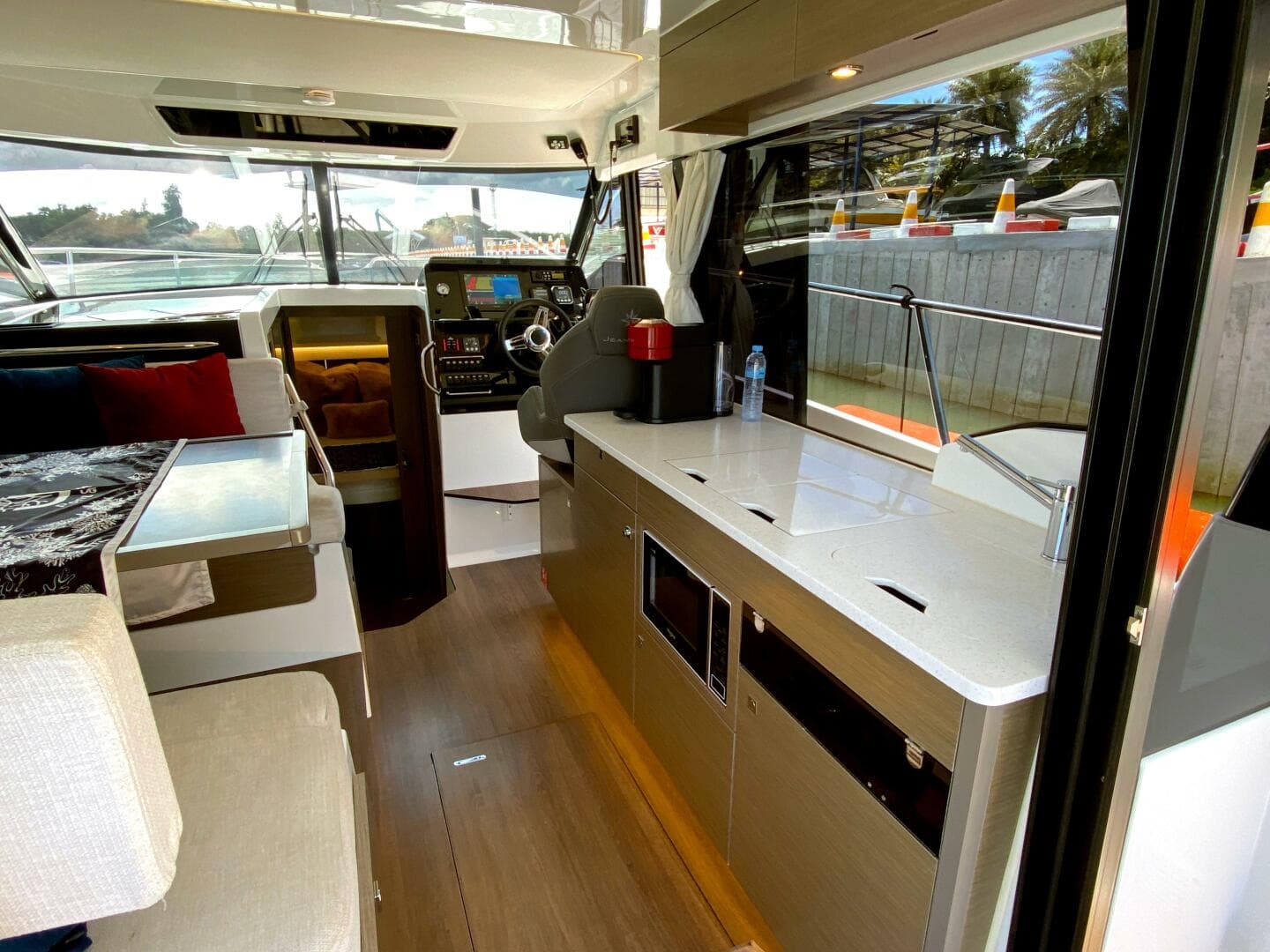 2024 Jeanneau Merry Fisher 1095 Fly — photo 16