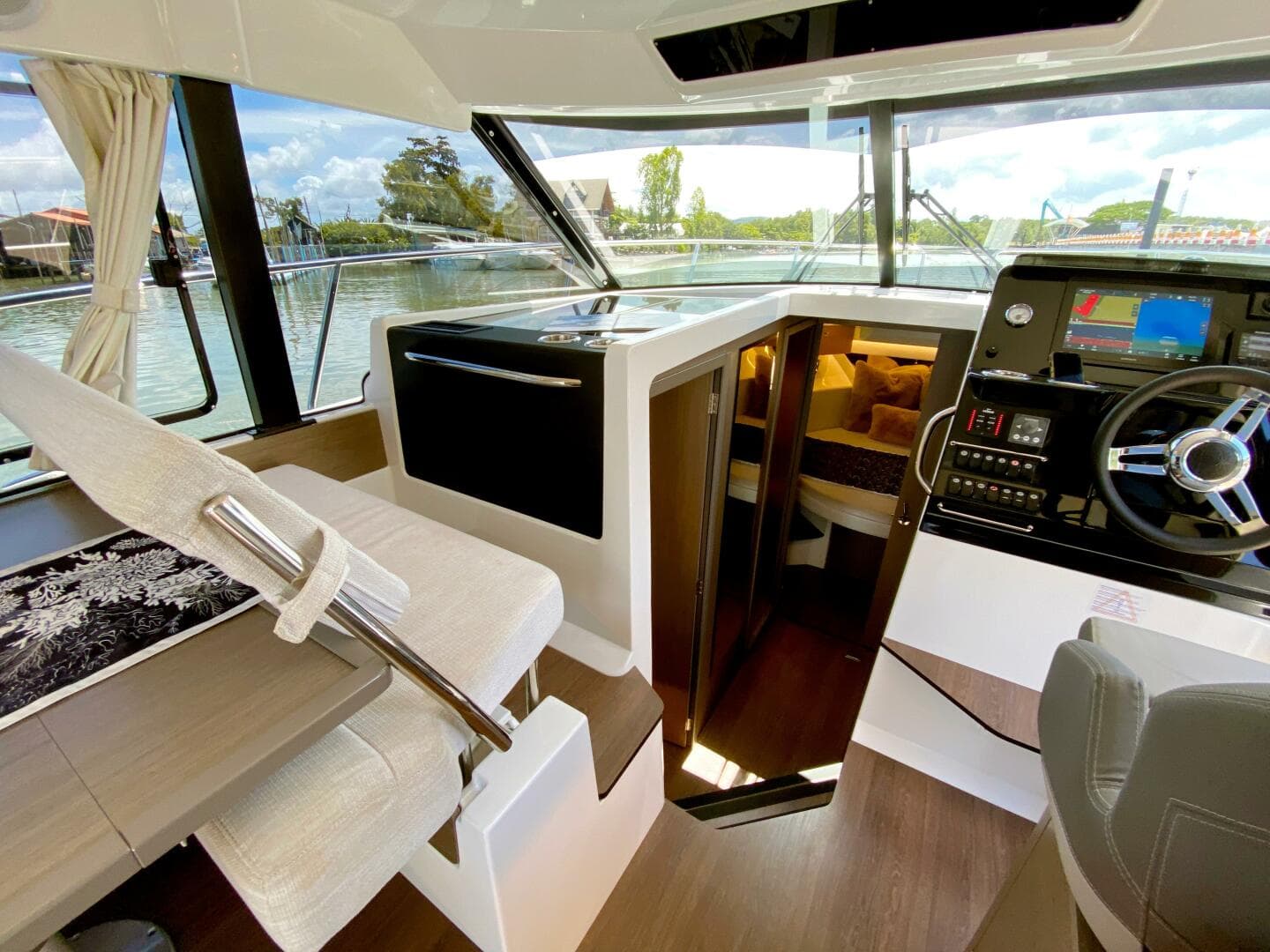 2024 Jeanneau Merry Fisher 1095 Fly — photo 26