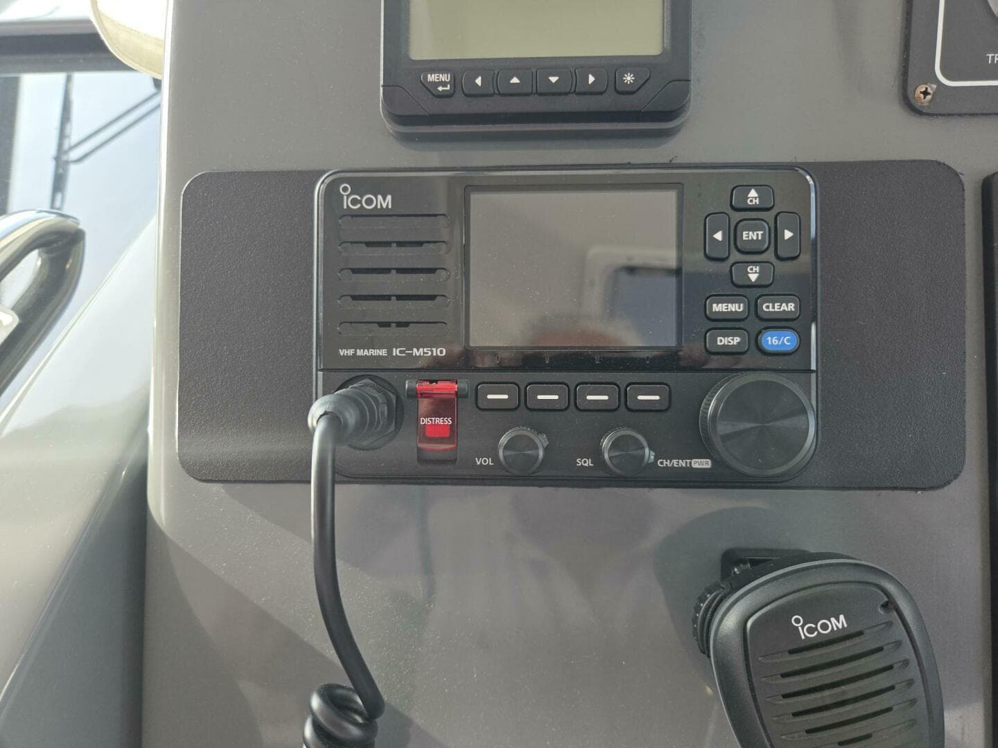 2001 Tiara Yachts 3800 Express — photo 17