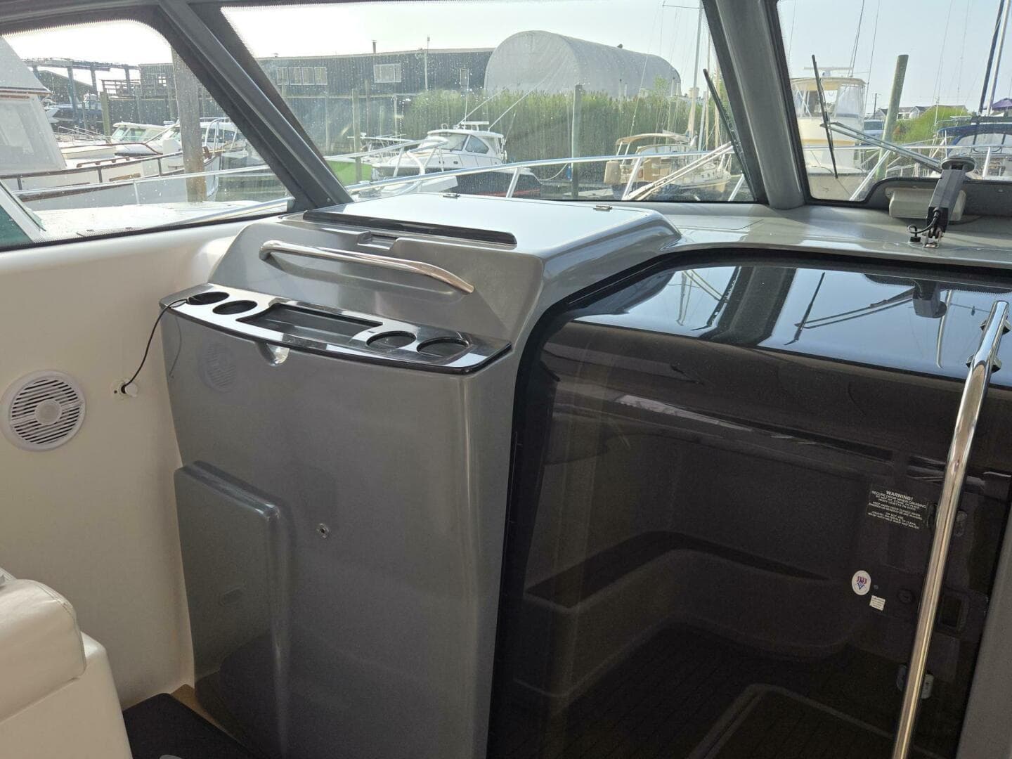 2001 Tiara Yachts 3800 Express — photo 26